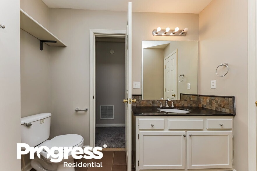 Building Photo - 2622 McGuire Dr