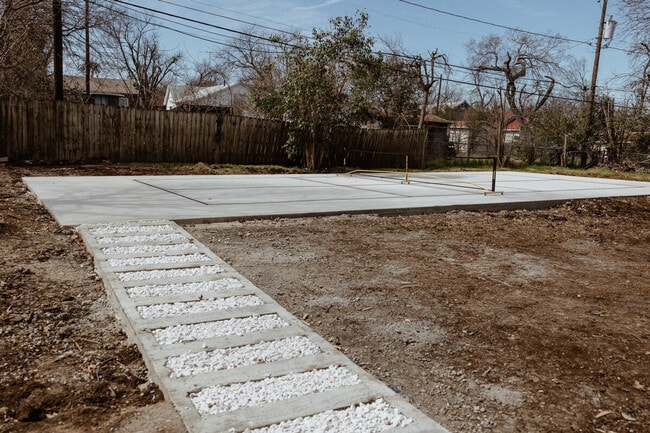 Building Photo - 1824 N 12th St