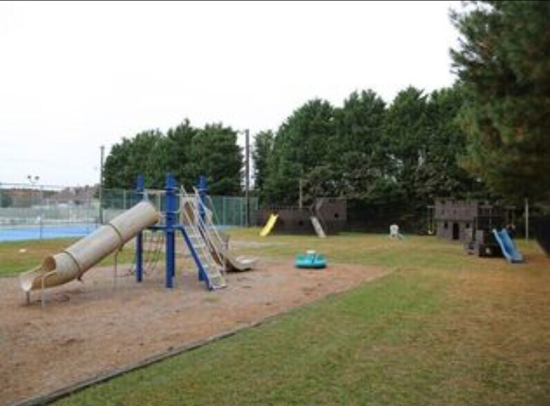 Building Photo - 900 Sumac Cir