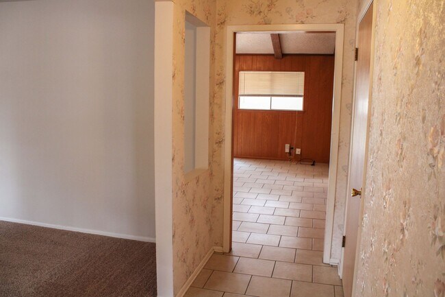Building Photo - CROWNHILL PARK, ALAMO HEIGHTS I.S.D.