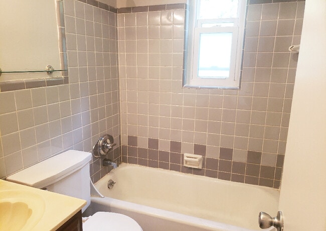 Ludlow 926 - 8 Bath - Ludlow 922-926