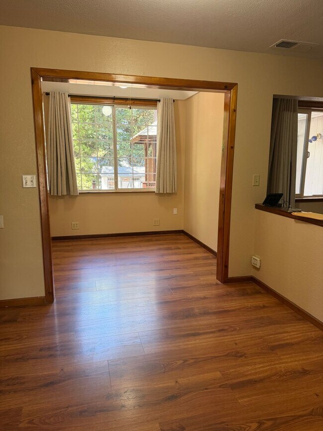 Building Photo - 26967 Meadowmont Dr