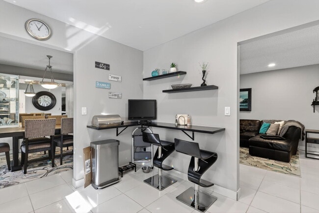 Building Photo - 6357 Overland Dr