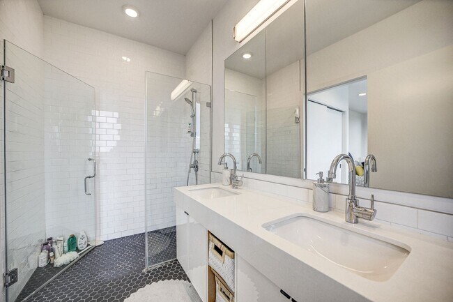 Building Photo - Penthouse Living Redefined at Chapman Stables