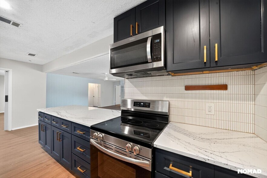 Building Photo - 3721 Lawndale Ave