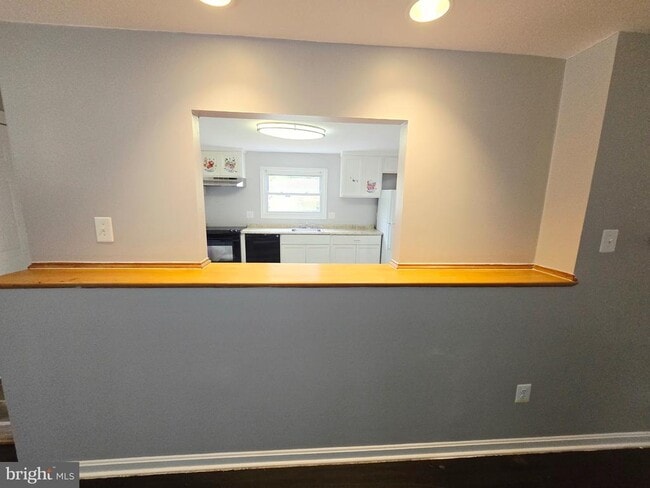 Building Photo - 4005 Blackpool Rd