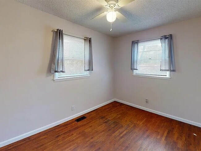 Building Photo - 609 Chase St