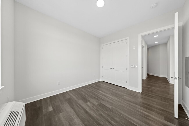Building Photo - 121 34th St