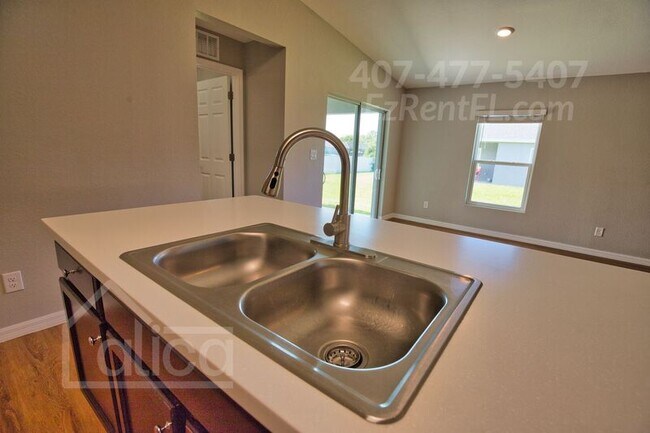 Building Photo - 2803 11th St SW