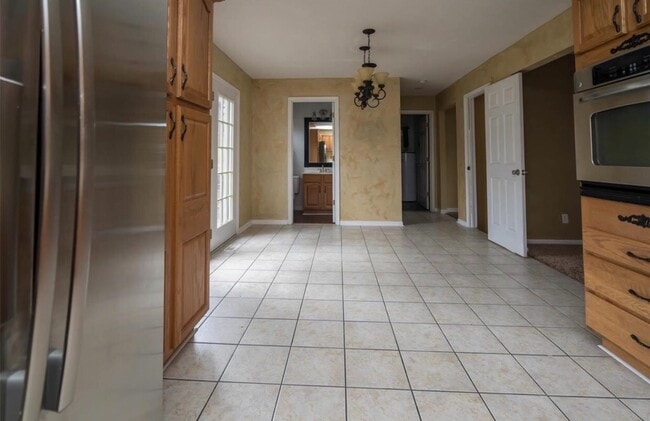 Building Photo - *~*Gorgeous Home, Located in Waynesville*~*