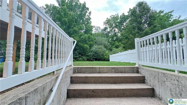 Building Photo - 2288 Creekside Dr