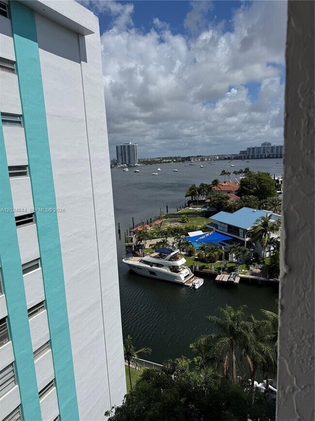 Building Photo - 2903 N Miami Beach Blvd