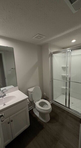 Building Photo - 6017 Outlook Ct