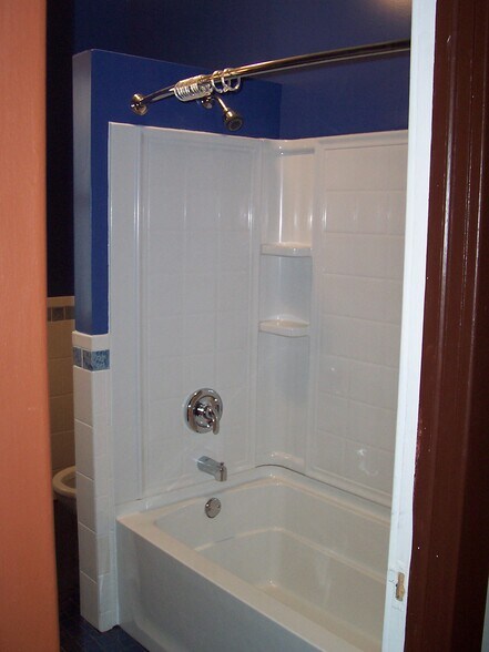 Building Photo - 220 Ontario St