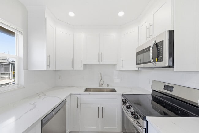 Building Photo - 284 Flanders F