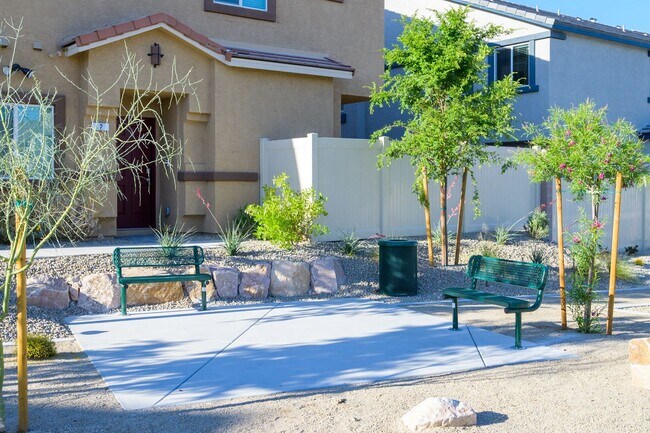 Building Photo - NW 3 Bedroom Townhouse!! Gated Community Pool!! 2 Car Garage!!! No Carpet downstairs.