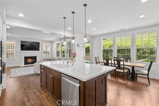 Building Photo - 33 Gamella