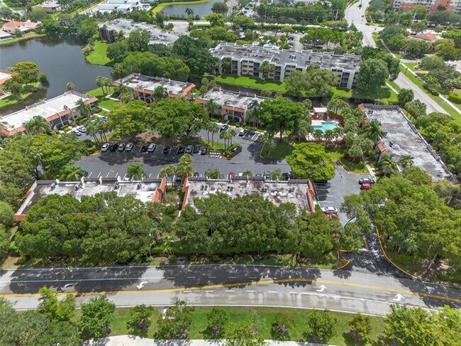 Building Photo - 412 Lakeview Dr