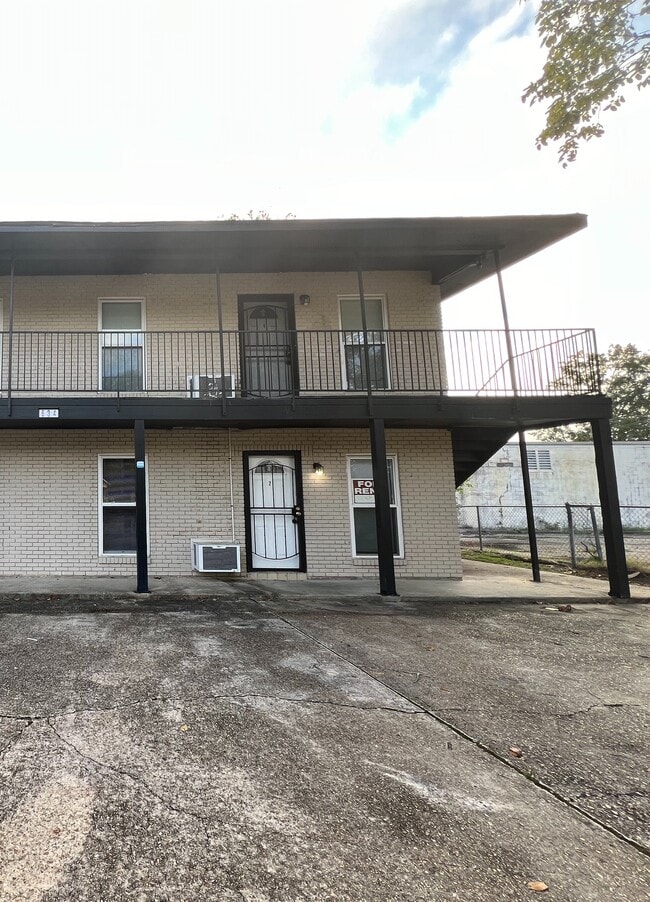 Building Photo - 636 N 39th St