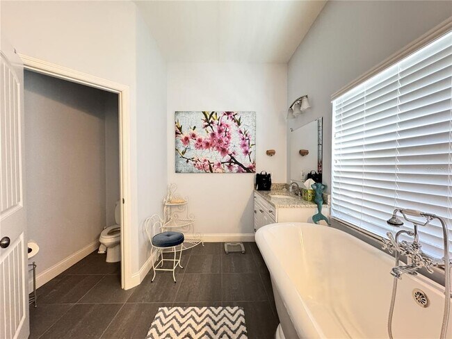 Building Photo - 3108 N Wheaton Point