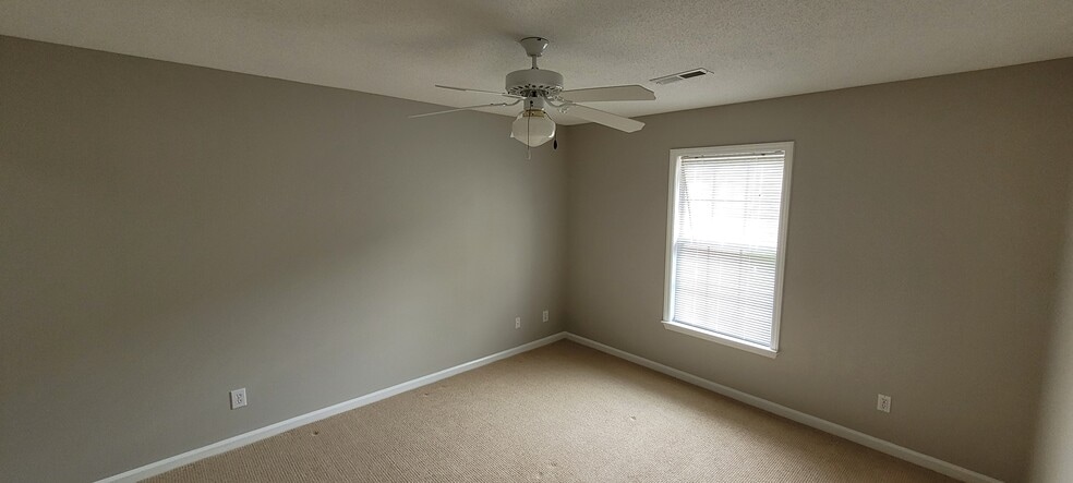 Building Photo - 116 Wesley Harris Cir