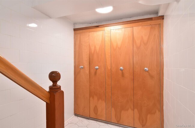 Building Photo - 68 Wildway