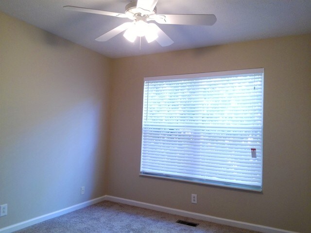 Building Photo - 300 Ella St