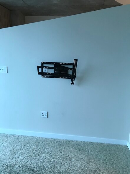 TV Mount - 400 W Peachtree St NW