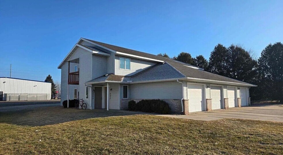 Building Photo - 601 Seminole Way