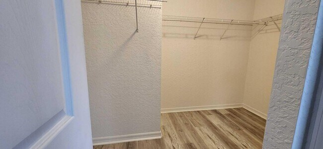 Building Photo - 1061 SW Charcoal Ave