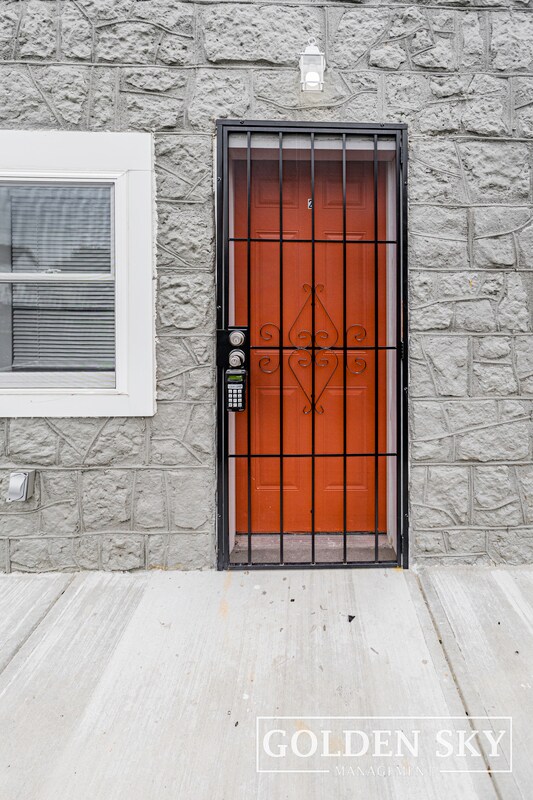 Building Photo - 1600 S Batavia Ave