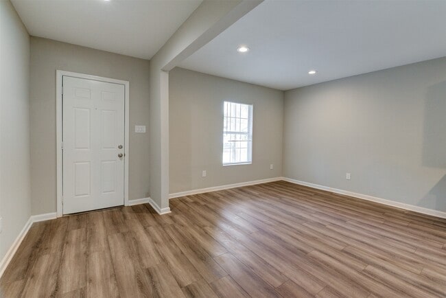 Building Photo - 2214 McKee St