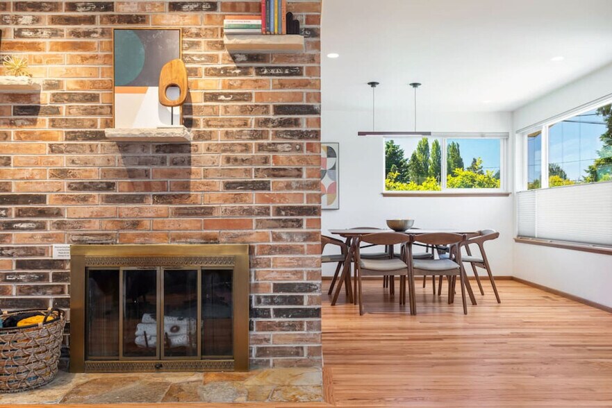 Building Photo - 9740 2nd Ave NW