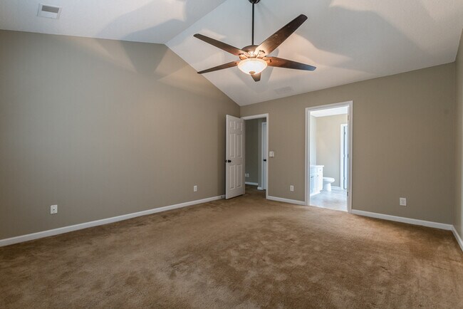 Building Photo - 3 BD 2 BA  Fenced Ranch with Bonus Room