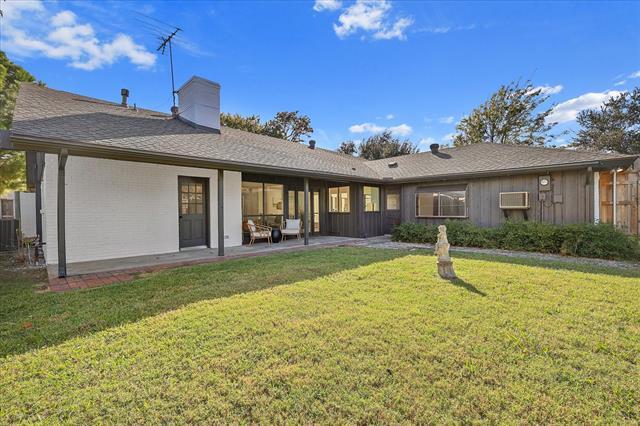 Building Photo - 1203 Edgewood Dr