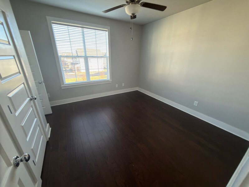 Building Photo - 792 Cottage Park Dr