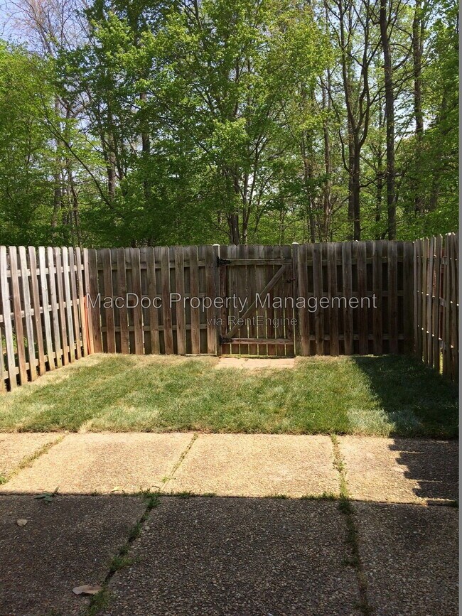 Building Photo - 14611 Earlham Ct