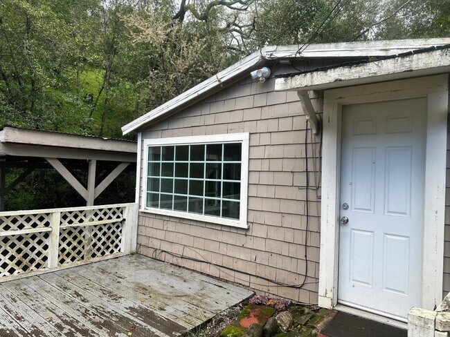 Building Photo - 16220 Greenwood Rd