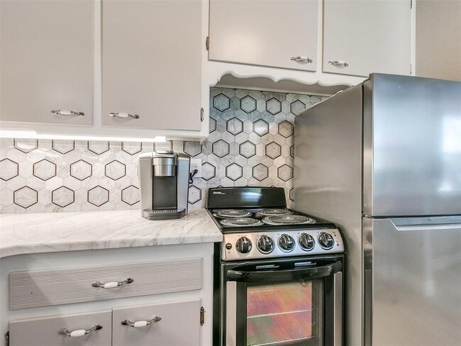 Building Photo - 1223 Monnett Ave