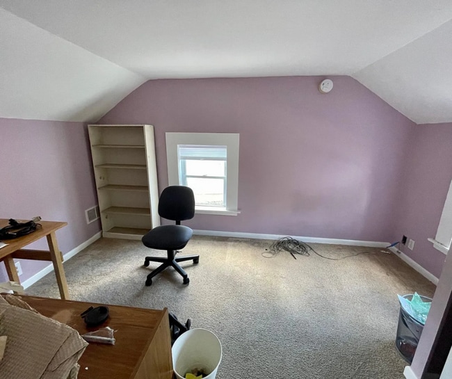 Building Photo - Charming 2-Bedroom Single-Family Home – Pr...
