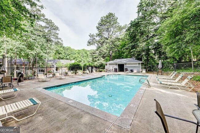 Building Photo - 529 Warm Springs Cir