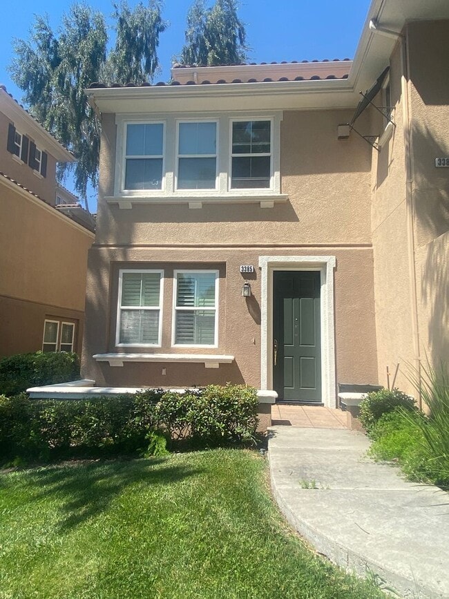 Building Photo - Dublin Ranch Villages,  Tri Level Townhome 2 Bed (both primary suites)  2.5 Ba., Clubhouse Pool, ...