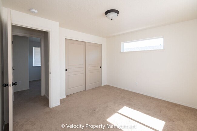 Building Photo - Great Home with Fully Fenced Back Yard.