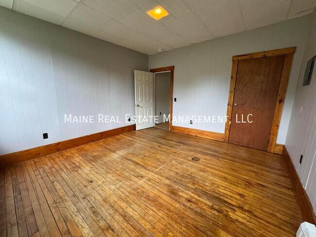 Building Photo - 23 Newport Rd