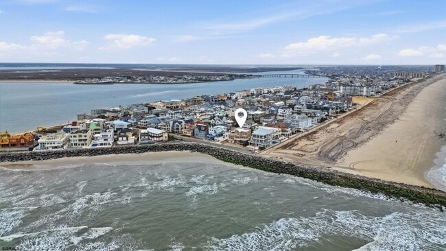 Building Photo - 119 S 11th Ave