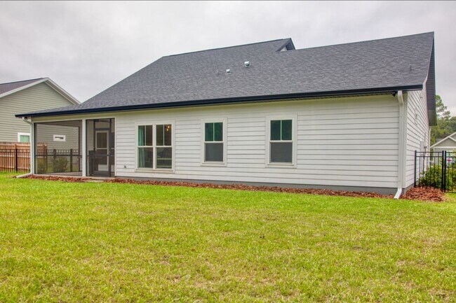 Building Photo - Elegant Modern Farmhouse in High Springs