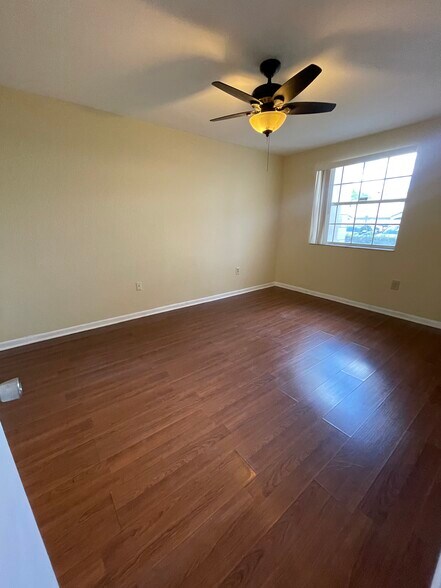 Building Photo - 2881 N Oakland Forest Dr