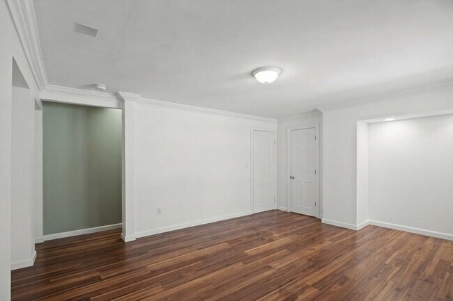 Building Photo - 27 Winthrop St