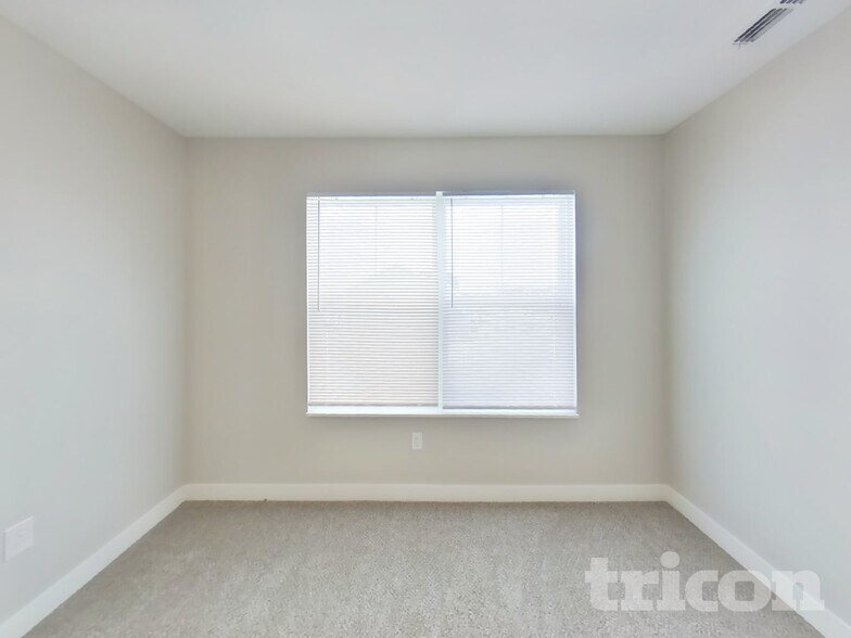 Building Photo - 4740 W Mineral Ln
