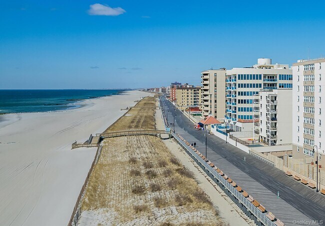 Building Photo - 420 Shore Rd